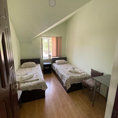 Noragyugh Guest House เยเรวาน ภายนอก รูปภาพ