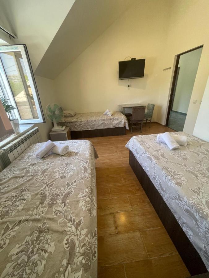 Noragyugh Guest House เยเรวาน ภายนอก รูปภาพ