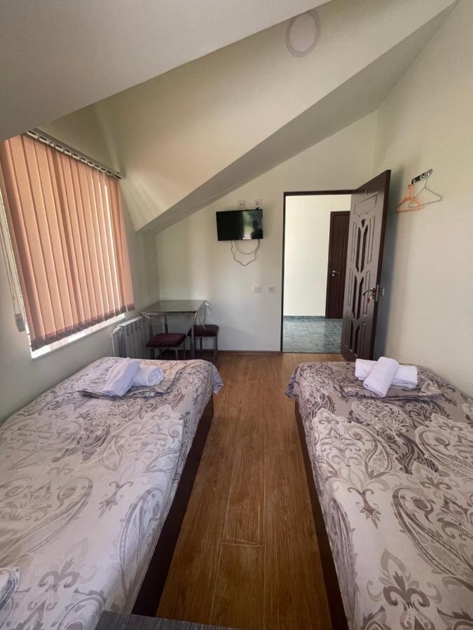 Noragyugh Guest House เยเรวาน ภายนอก รูปภาพ