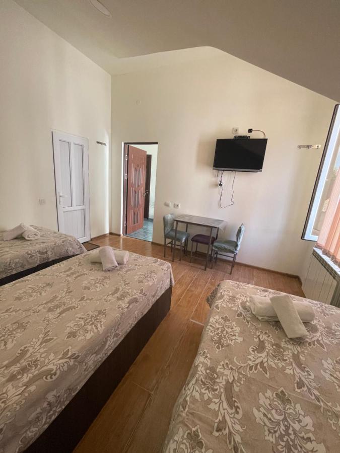 Noragyugh Guest House เยเรวาน ภายนอก รูปภาพ