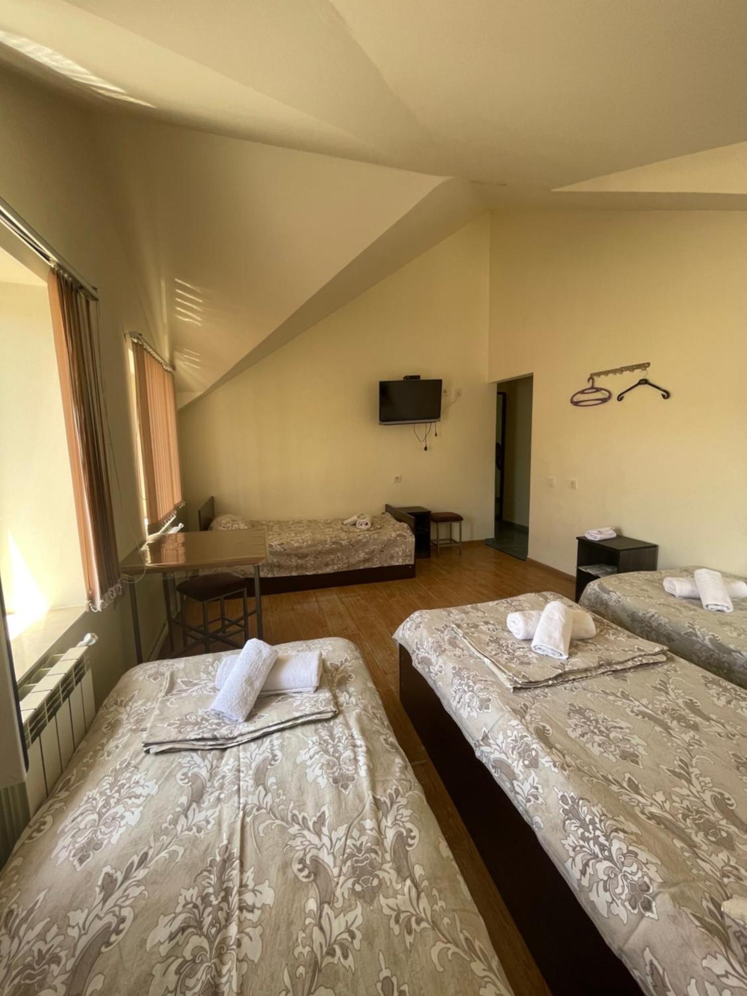 Noragyugh Guest House เยเรวาน ภายนอก รูปภาพ